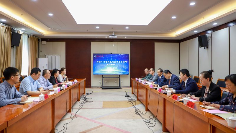 小标题：以某机构课程体系为例，了解课时安排与师资配置